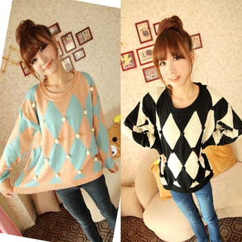 <em>毛衣</em>搭配_2013休闲菱形球球宽松 <em>蝙蝠袖短款</em>