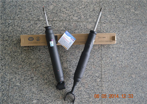 奥迪A6帕萨特B5前减震器后减震器避震器一汽