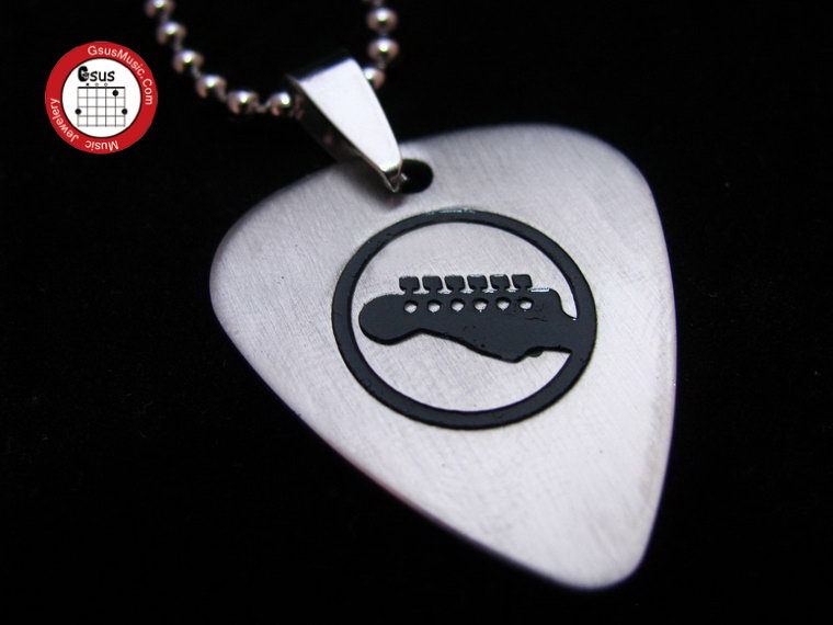 2012款 GsusMusic钛钢金属拨片项链 电吉他 琴