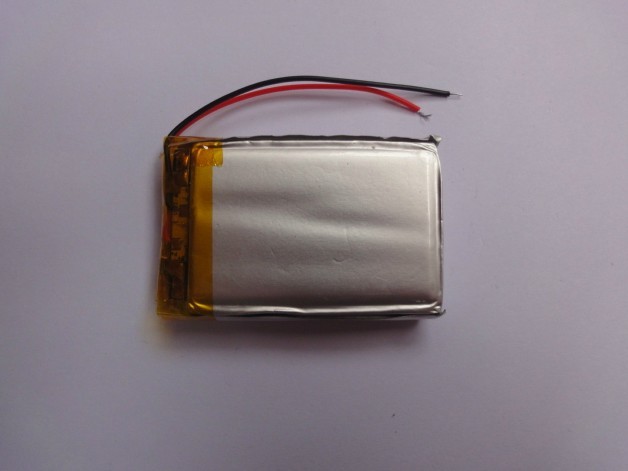 3.7V聚合物锂电池103050 2000mAH容量 充电