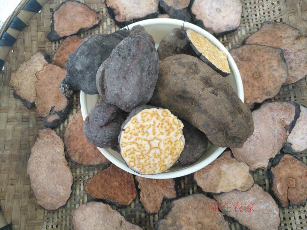 何首乌 野生 新鲜 一斤卖13元 买两斤以上包邮 不满意可退|msdalam kategori makanan berkhasiat tradisional, Lain tonik tradisional, akar bulu-bunga - dari Buy2taobao.com untuk memberikan perkhidmatan ejen Taobao profesional membeli