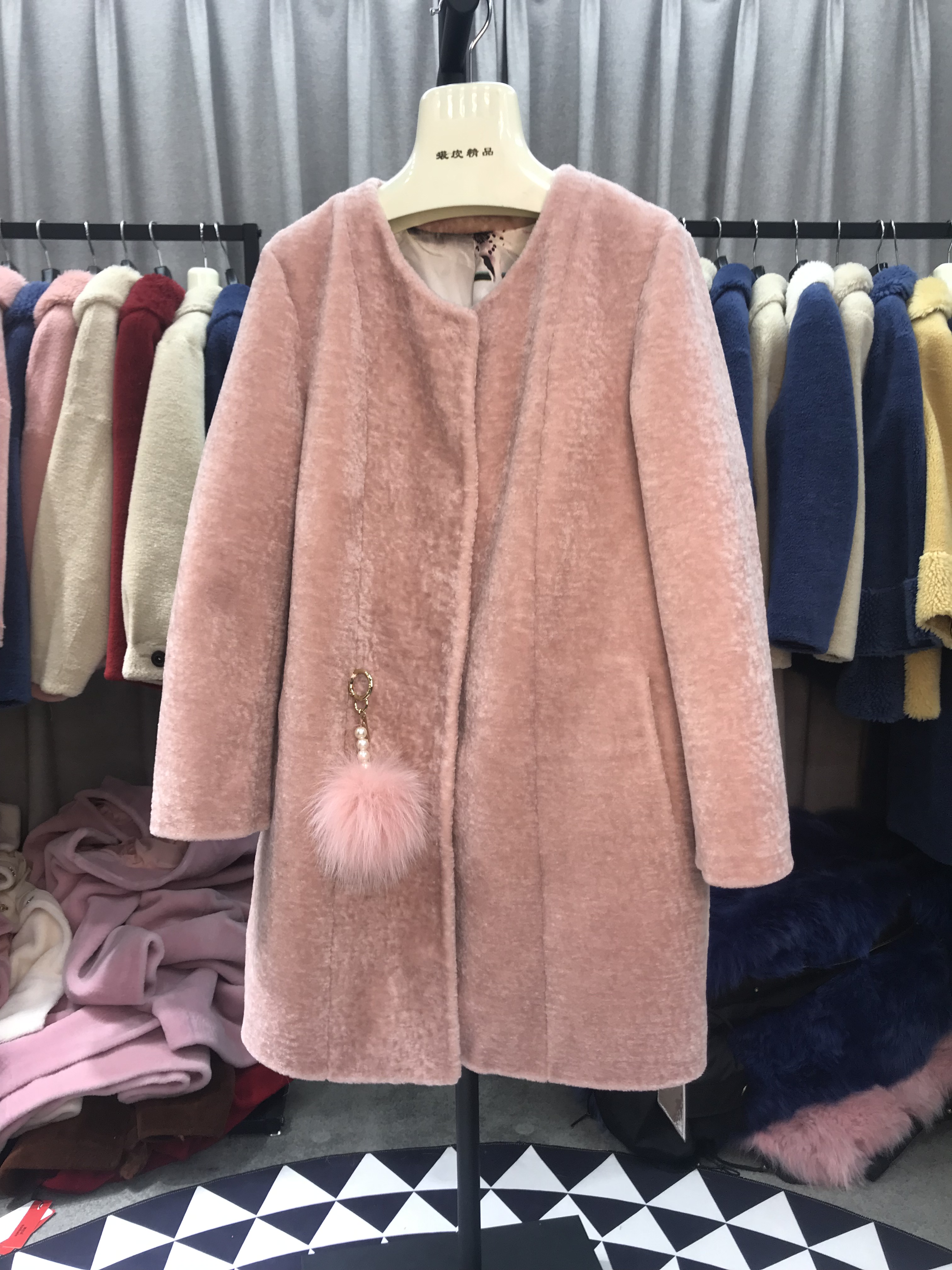 福利款羊剪絨4在類目 女裝/女士精品, 皮草中 - 來自Buy2taobao.com提供專業的淘寶代購服務