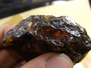  磐石琥珀 N0.4073 天然多米尼加琥珀原石 品质得分：15分 12.48g