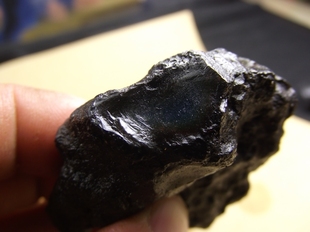  磐石琥珀 N0.4077 天然多米尼加琥珀原石 品质得分：30分 22.37g