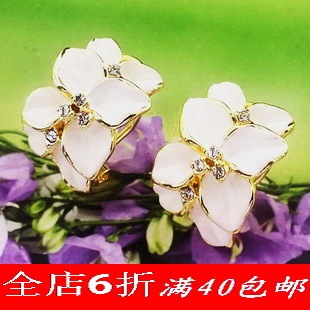  推荐韩国黑白粉蓝多色选电14K金高档耳环树叶花朵耳钉耳饰FN805