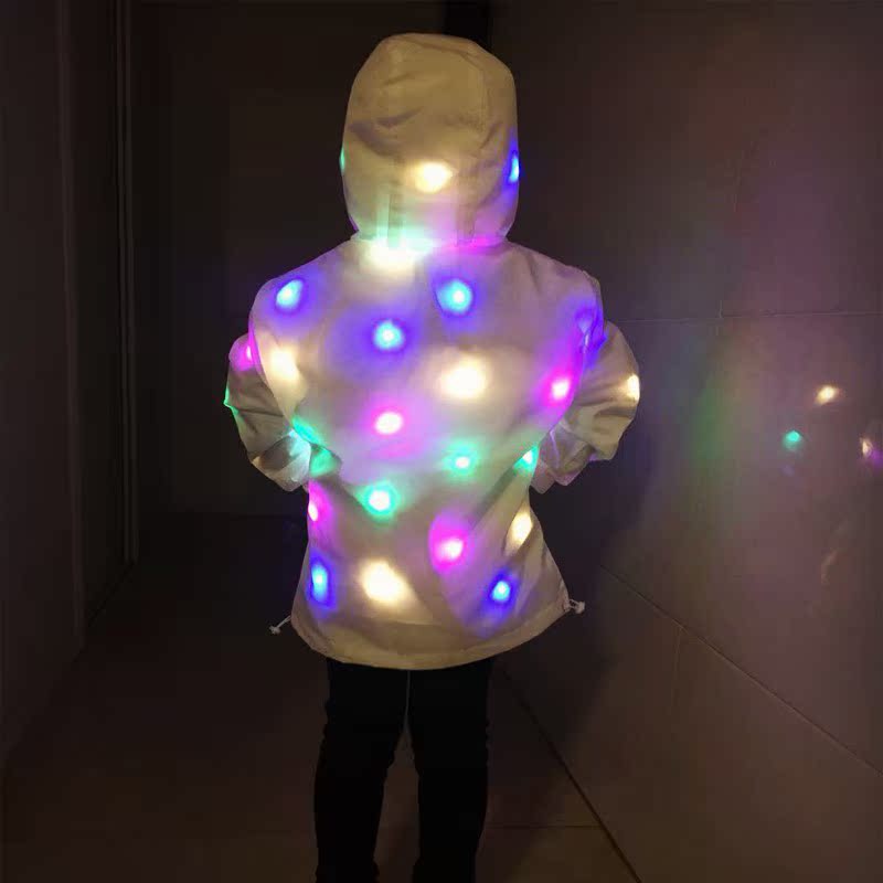 抖音神器同款bulingbuling发光外套led网红热门年会演出服装在类目 玩具/童车/益智/积木/模型, 电子/发光/充气/整蛊玩具, 发光玩具中 - 来自Buy2taobao.com提供专业的淘宝代购服务