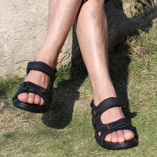  夏季新款促销男鞋骆驼男式沙滩凉鞋真皮休闲时尚凉鞋厚底套趾