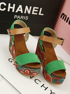  夏款凉鞋 欧美复古民族风碎花真皮甜美坡跟鞋厚底鞋松糕鞋女