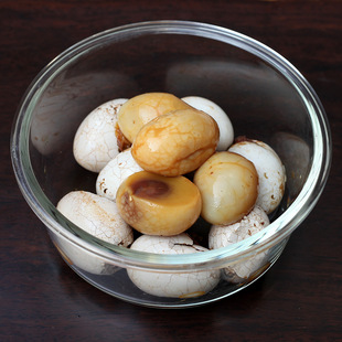  轻微破损的鸽子蛋 代煮茶叶鸽子蛋 猫猫独门手艺 儿童的营养美味