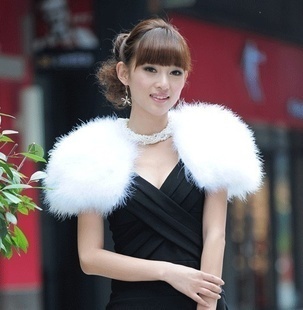 新娘披肩 晚宴皮草披肩结婚季 鸵鸟毛披肩 婚纱礼服披肩 黑/白色等多色 新娘披肩 晚宴皮草披肩结婚季 鸵鸟毛披肩 婚纱礼服披肩 黑/白色等多色