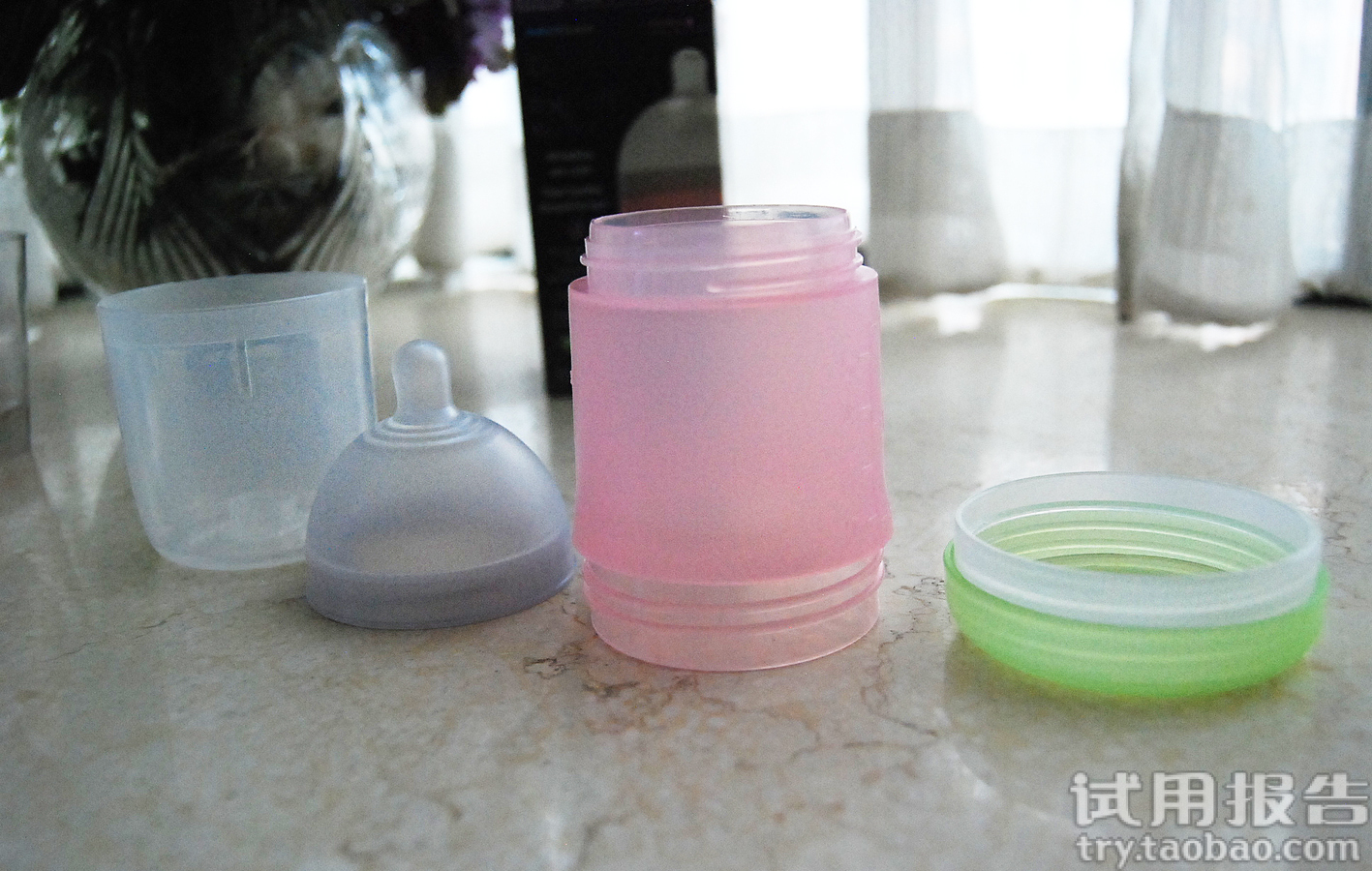  来个大特写,很粉嫩的造型~~仿真母乳乳头 奶瓶完全可以拆分