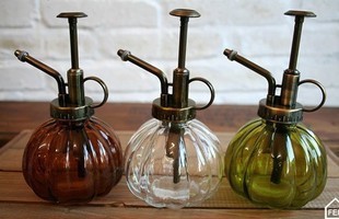 ZAKKA 雜貨 仿古銅玻璃噴壺(古銅色) 三款顏色可選在類目 家居飾品, 花瓶/花器/仿真花/仿真飾品, 花器/花瓶, 花壺瓶中 - 來自Buy2taobao.com提供專業的淘寶代購服務