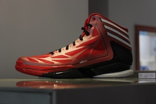  adidas adiZERO Crazy Light 2 罗斯篮球鞋 轻无敌2代 G59482