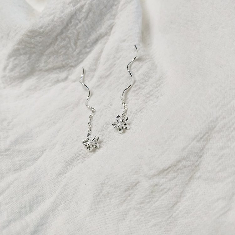 fresh Flower 925 Sterling Silver have cash less than that is registered in the accounts Ear line Japan and South Korea Ear Studs Earrings tassels Earrings temperament Versatilein the Accessories/Fashion Jewelry, Earring , Ear wire category - from Buy2taobao.com to provide professional Taobao agent buy service