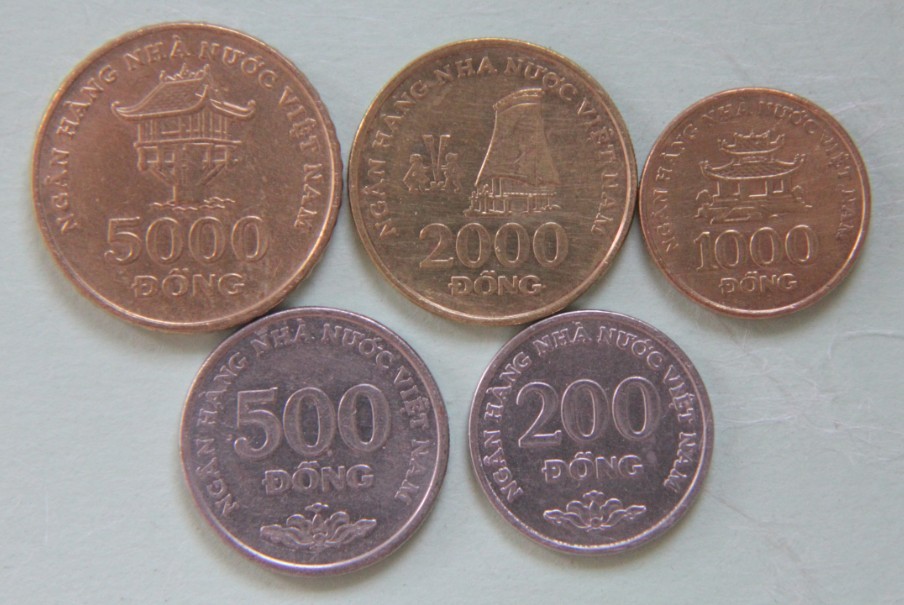 流通品 越南硬币一套200 500 1000 2000 5000盾 外国钱币 柬埔寨