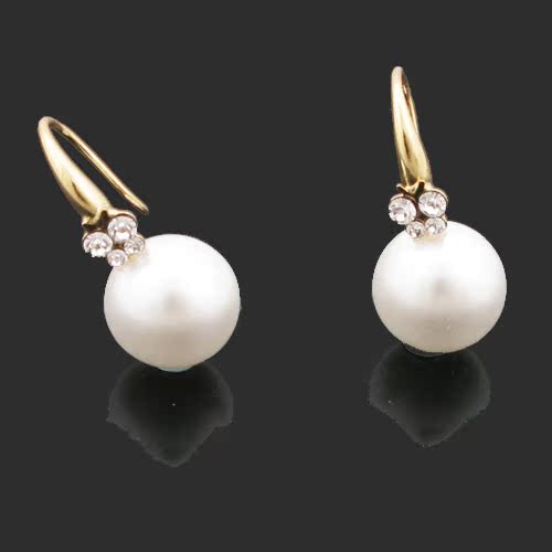 新光饰品正品 金底珍珠镶钻 女耳环耳坠 韩版耳饰 新光饰品正品 金底珍珠镶钻 女耳环耳坠 韩版耳饰