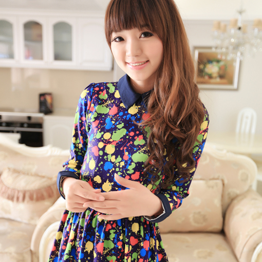 私房翻领七彩连衣裙...