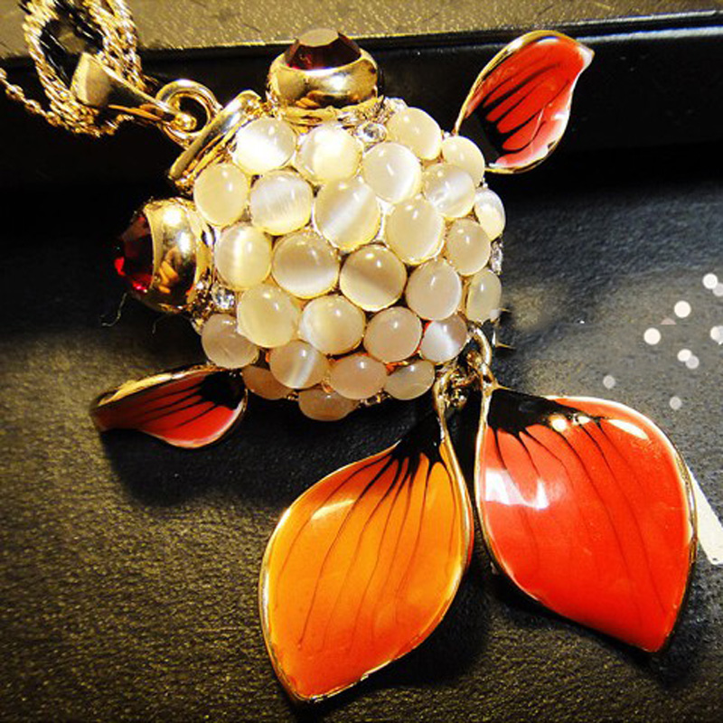 金鱼红鳍猫眼石水晶...