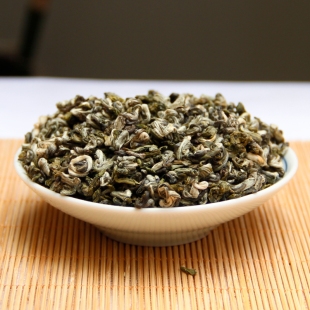  早春绿茶特价 正宗云南 尚品融和大叶种碧螺春100g  散装特价