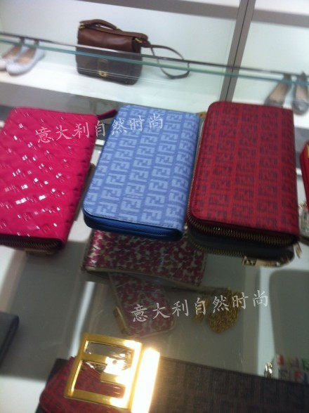 <em>芬迪女钱包</em>哪种好?<em>芬迪女钱包</em>价格,<em>芬迪女钱包</em>