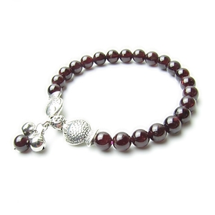  养颜美容防辐射 正品纯天然酒红石榴石手链女款 藏银小鱼手串包邮