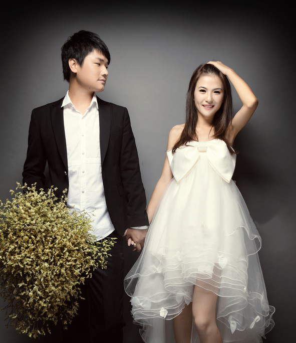 花朵前短后拖 韩式韩版孕妇婚纱公主皇室婚纱拖尾 抹胸拖尾婚纱 花朵前短后拖 韩式韩版孕妇婚纱公主皇室婚纱拖尾 抹胸拖尾婚纱