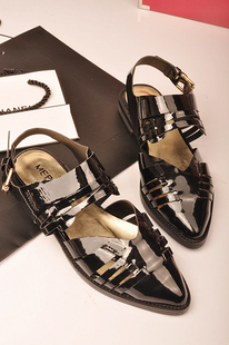  欧美复古英伦风大牌范儿漆皮鞋平低跟搭扣凉鞋帅气尖头鞋潮鞋女