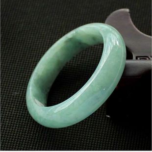  翡翠手镯老坑A货飘阳绿翡翠玉镯子特价白底飘绿玉手镯带国家证书