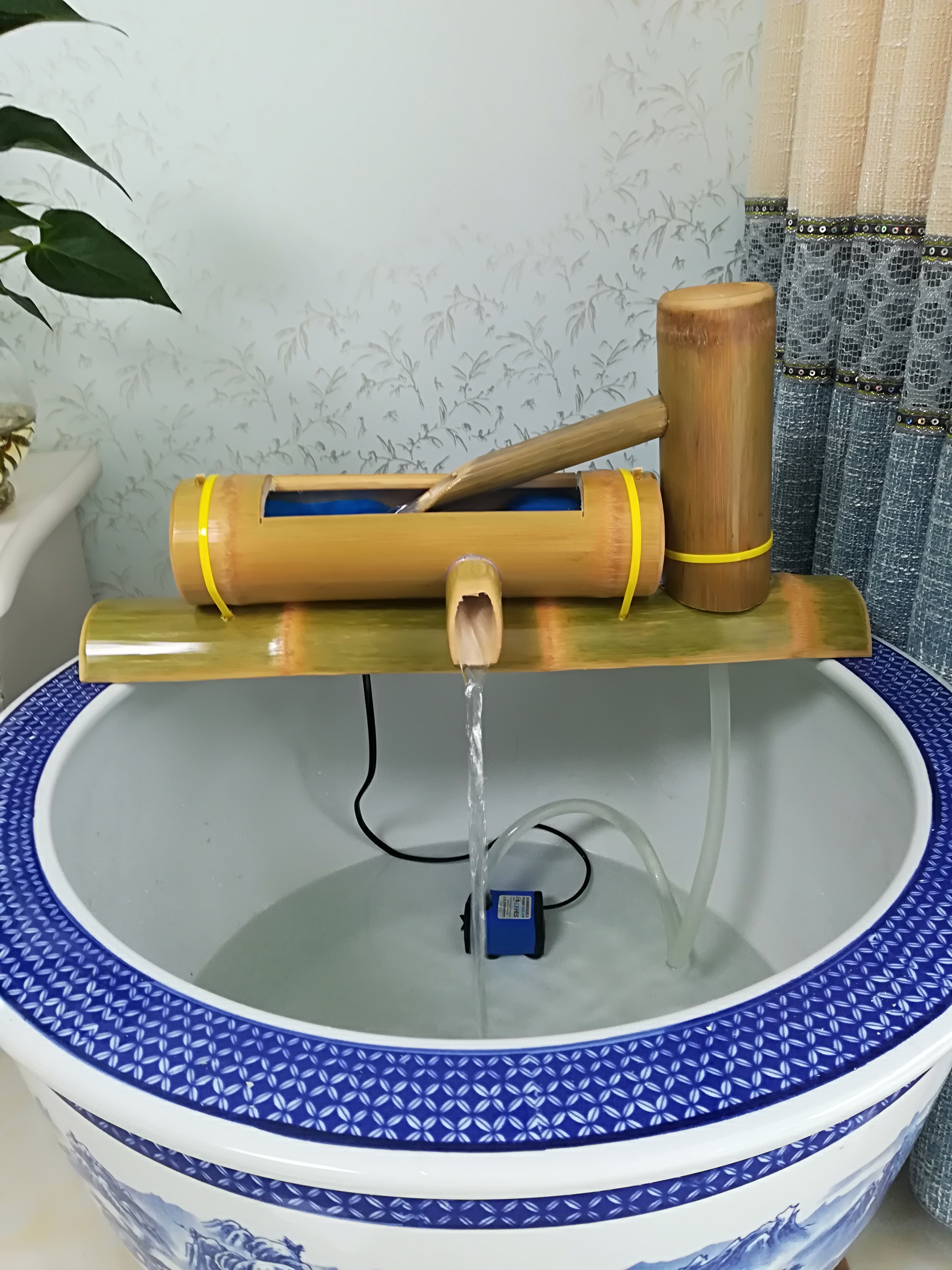 竹流水石槽魚缸過濾器擺件 竹子流水水景噴泉加濕器在類目 商業/辦公傢俱, 城市傢俱, 美化豐富空間設施, 噴泉中 - 來自Buy2taobao.com提供專業的淘寶代購服務