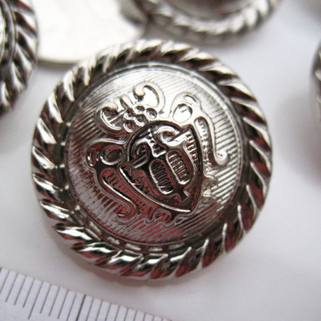 <em>纽扣</em> <em>扣子</em> 专卖 银色 27.5mm金属<em>质感</em>电脑雕刻