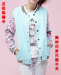 立领长袖 <em>卫衣开衫</em> 嘴唇图案<em>加大码</em> <em>女外套</em> 薄外