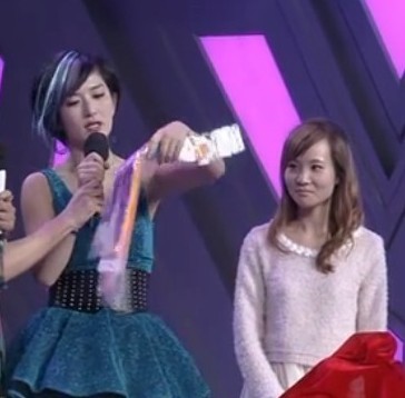 ▲谢娜 推荐 彩色发片 正品 ★ 彩色假发片 快乐