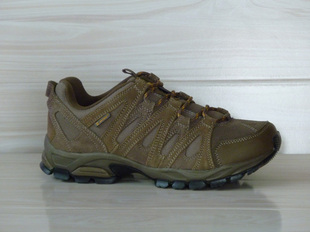  原单反绒皮轻量化男式登山徒步鞋 轻质鞋底 结实防滑 95元包邮！