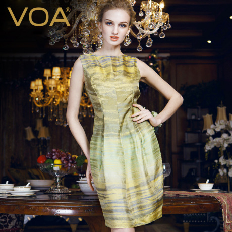 VOA 金黄色亮丝小圆领无袖S型收腰加厚礼服式真丝连衣裙A0198商品大图