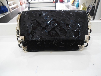大包搭配_<em>露维莲</em> 专柜正品 最新款 亮片 单肩/斜