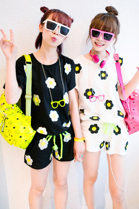 2013夏季新款 时尚韩版女装 <em>姐妹套装</em>印花短袖