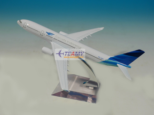 印尼航空 印尼加露达A330 合金飞机模型 16CM仿真机在类目 模玩/动漫/周边/cos/桌游, 专业航模/车船模/军模/无人机, 航空模型中 - 来自Buy2taobao.com提供专业的淘宝代购服务