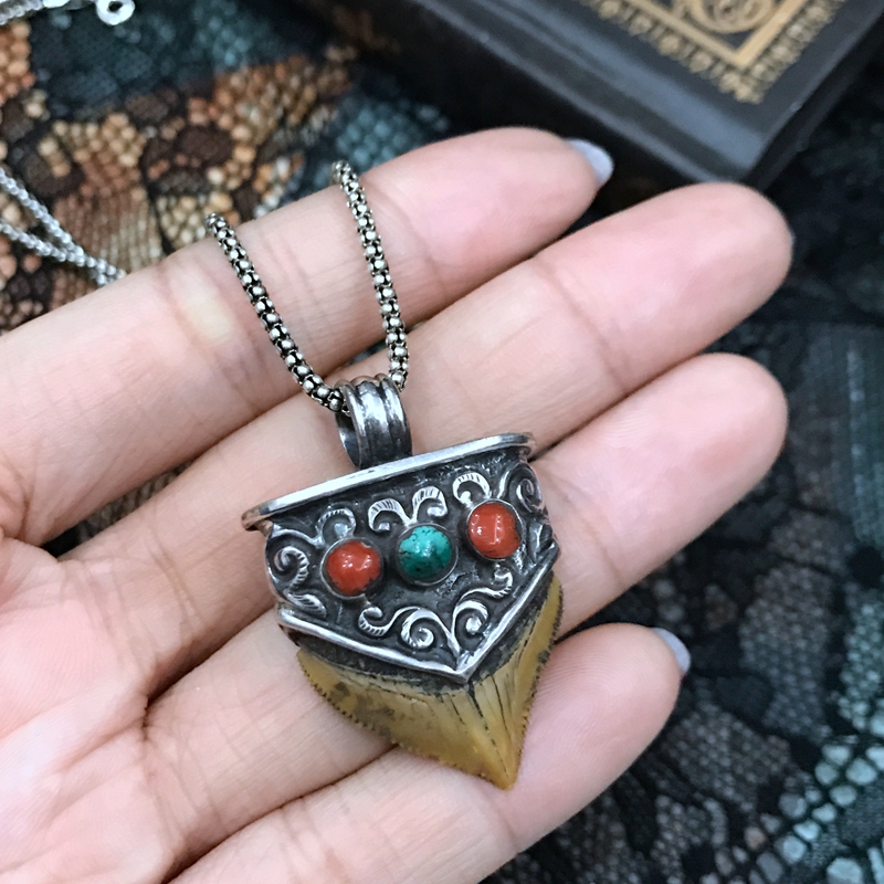 Nepal manual personality Retro Ethnic style natural Shark tooth Sterling Silver Carved Pendant Pendant Special giftin the Accessories/Fashion Jewelry, Pendant/Pendant category - from Buy2taobao.com to provide professional Taobao agent buy service