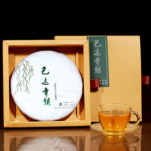  头拨春茶 新益号颂春系列 巴达章朗百年乔木古树普洱茶生茶饼