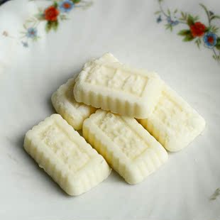  内蒙古特产奶酪 好吃的零食蒙古纯酪干蜜瓜味200g