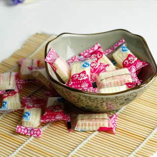  超好吃的小吃 内蒙古特产奶酪  蒙古纯奶酪草莓味 200g