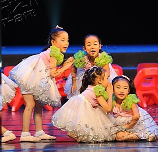 少儿舞蹈《悄悄话》舞蹈表演服装幼儿园节目演