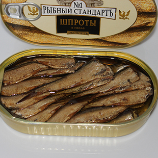 俄罗斯橄榄油浸熏鱼罐头 野生深海鱼鲱鱼罐头