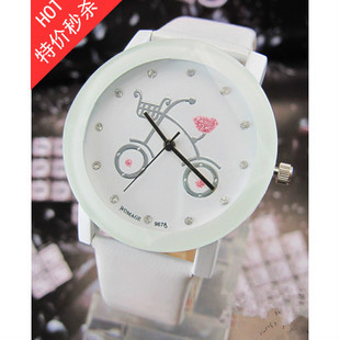 限时折扣 韩版韩国时尚白色学生表儿童手表 潮 男女孩休闲卡通表