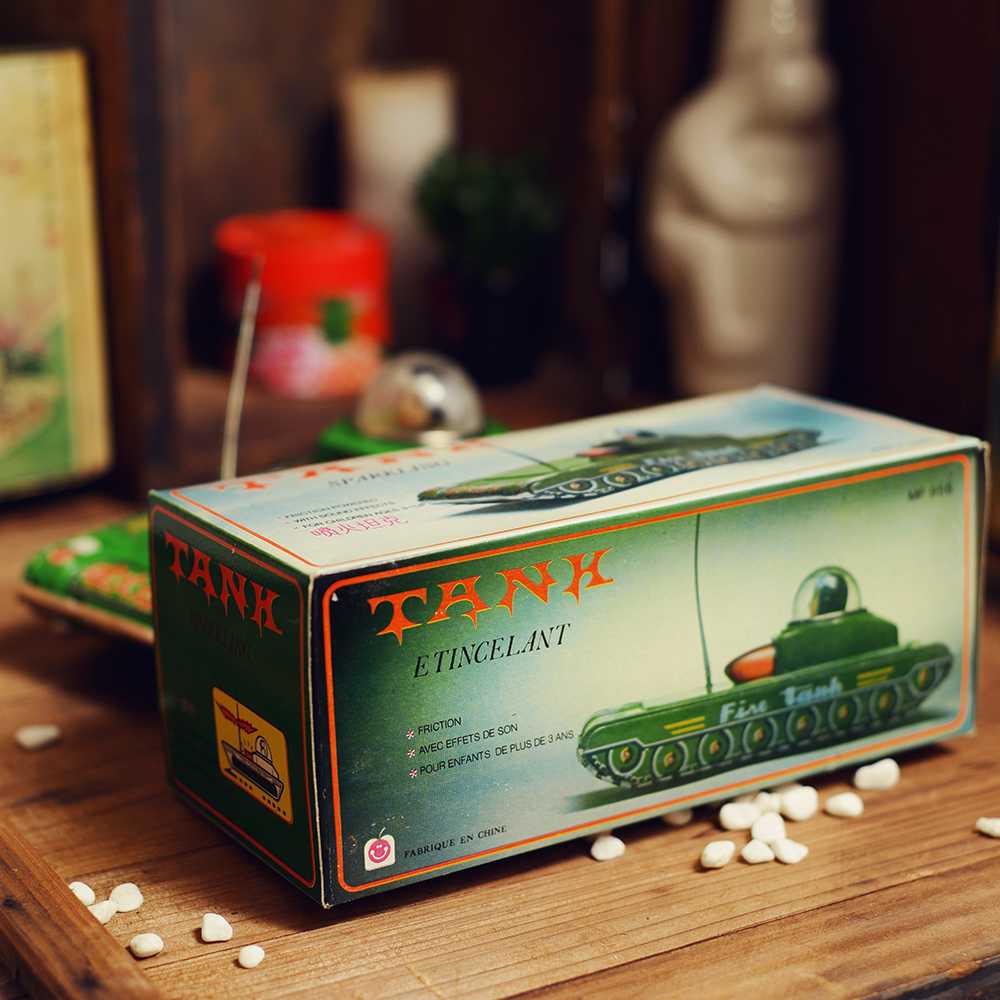 80 Decade 90 Decade Toys Tin Toys Reminiscence Toys Spurt fire Tank Tank 1991 Productionin the Toy/Childs/Puzzle/Building block/Model , Other Toys category - from Buy2taobao.com to provide professional Taobao agent buy service