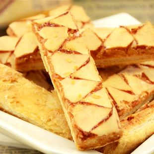  百年工艺 进口百乐可焦糖脆皮酥饼干200g 好吃的休闲零食品 包邮