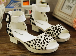  粉红小猪 夏季新款儿童韩版女童鞋时尚铆钉豹纹凉鞋公主凉鞋