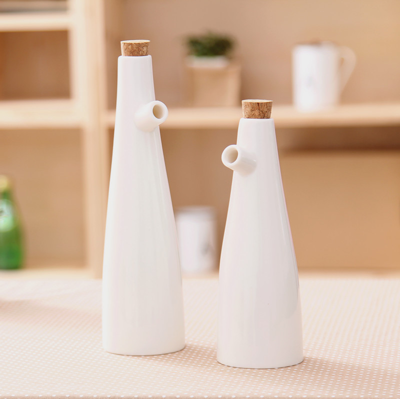简约宜家风格陶瓷酱油瓶 醋瓶 油瓶 创意艺术造型油瓶厨房用品 简约宜家风格陶瓷酱油瓶 醋瓶 油瓶 创意艺术造型油瓶厨房用品