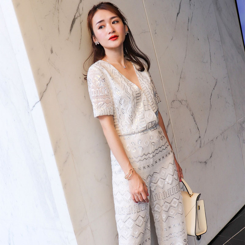 陈丽宇2019春季新款白色连体裤亮片阔腿裤女名媛优雅显瘦连衣裤子在类目 女装/女士精品, 裤子, 休闲裤中 - 来自Buy2taobao.com提供专业的淘宝代购服务