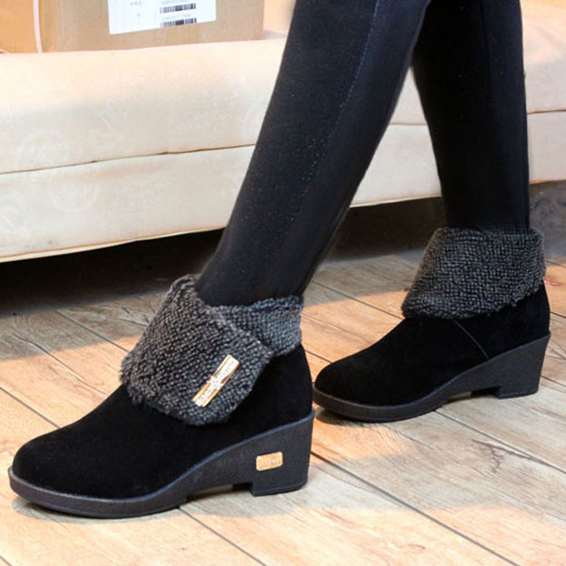 短靴中跟女靴子...